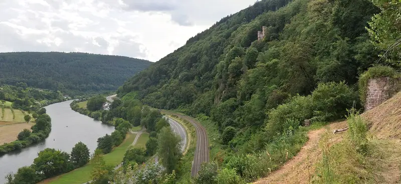 Burgen von Neckarsteinach über dem Neckartal